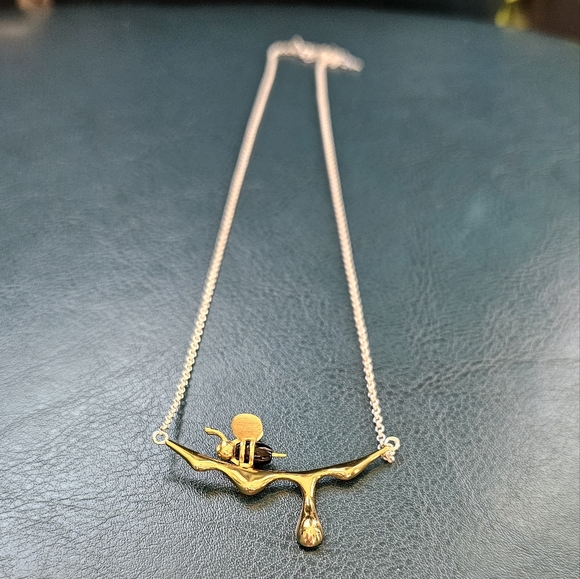 EUC Sterling Honeybee Necklace 16.5" - Picture 2 of 4